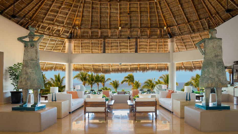 Welcome drinks and greeting area at Four Seasons Punta Mita with ocean views